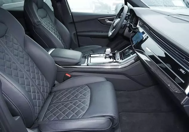 Angebotsdetails Audi SQ7 Daytonagrau