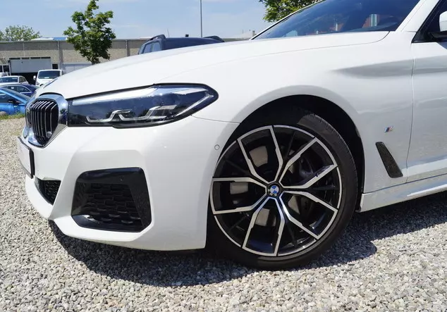 Angebotsdetails BMW 530d Touring M Sport LM19Z HiFi Weiß