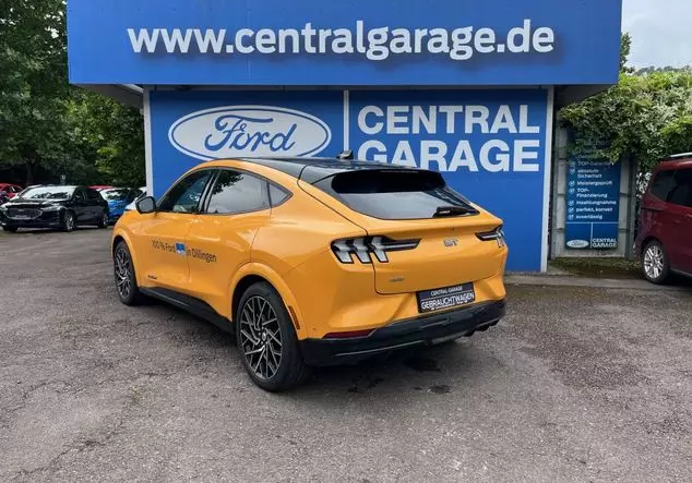 Angebotsdetails Ford Mustang Mach-E Cyberorange