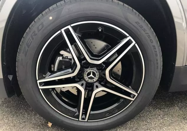 Angebotsdetails Mercedes-Benz GLA Mountaingrau