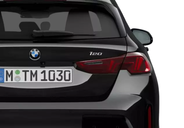 Angebotsdetails BMW 1er 120i Sport Line Black Sapphire metallic