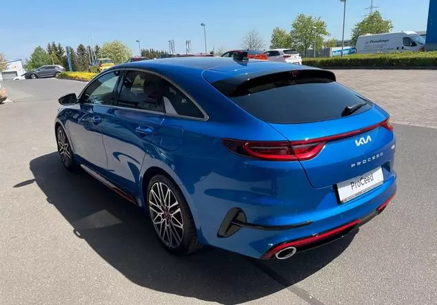 Angebotsdetails Kia ProCeed Blau ((B3L) BLUE FLAME M)