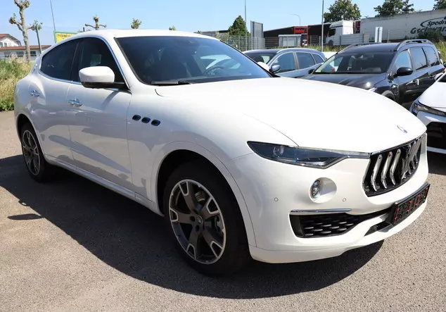 Angebotsdetails Maserati Levante 330 Aut Executive AdaptMatrix Weiß