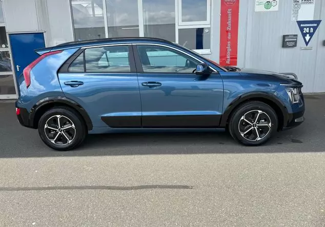 Angebotsdetails Kia Niro Blau (M4B : Mineralblau Metallic)