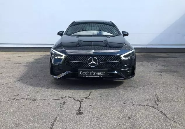 Angebotsdetails Mercedes-Benz CLA Kosmosschwarz