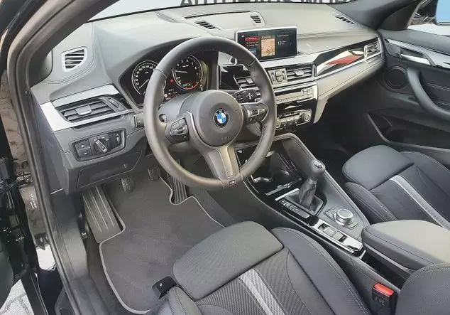 Angebotsdetails BMW X2 18i sDrive Black