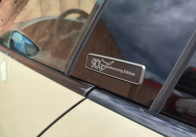 Angebotsdetails Porsche Taycan Steingrau