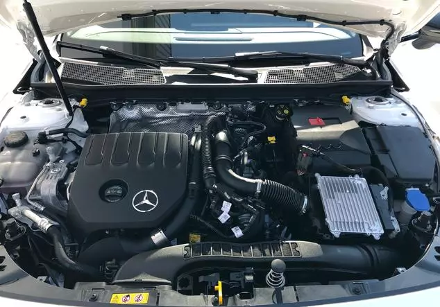 Angebotsdetails Mercedes-Benz CLA Polarweiß