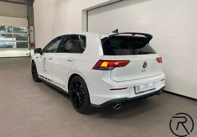 Angebotsdetails Volkswagen Golf Weiß (Oryxweiß Perlmutteffekt)