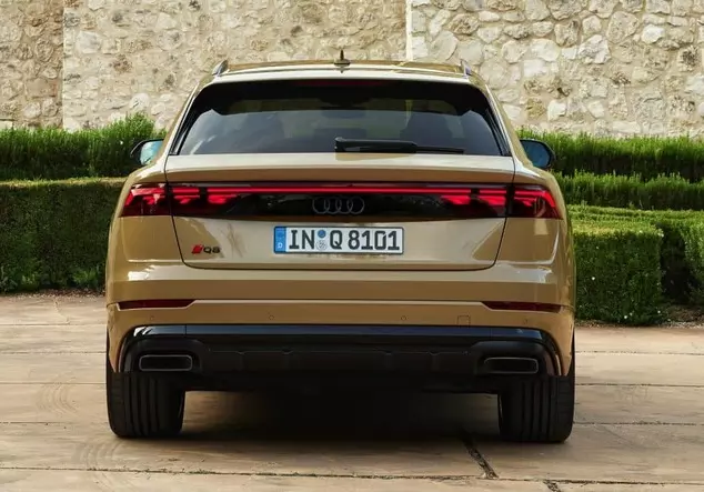 Angebotsdetails Audi Q8 auf Anfrage