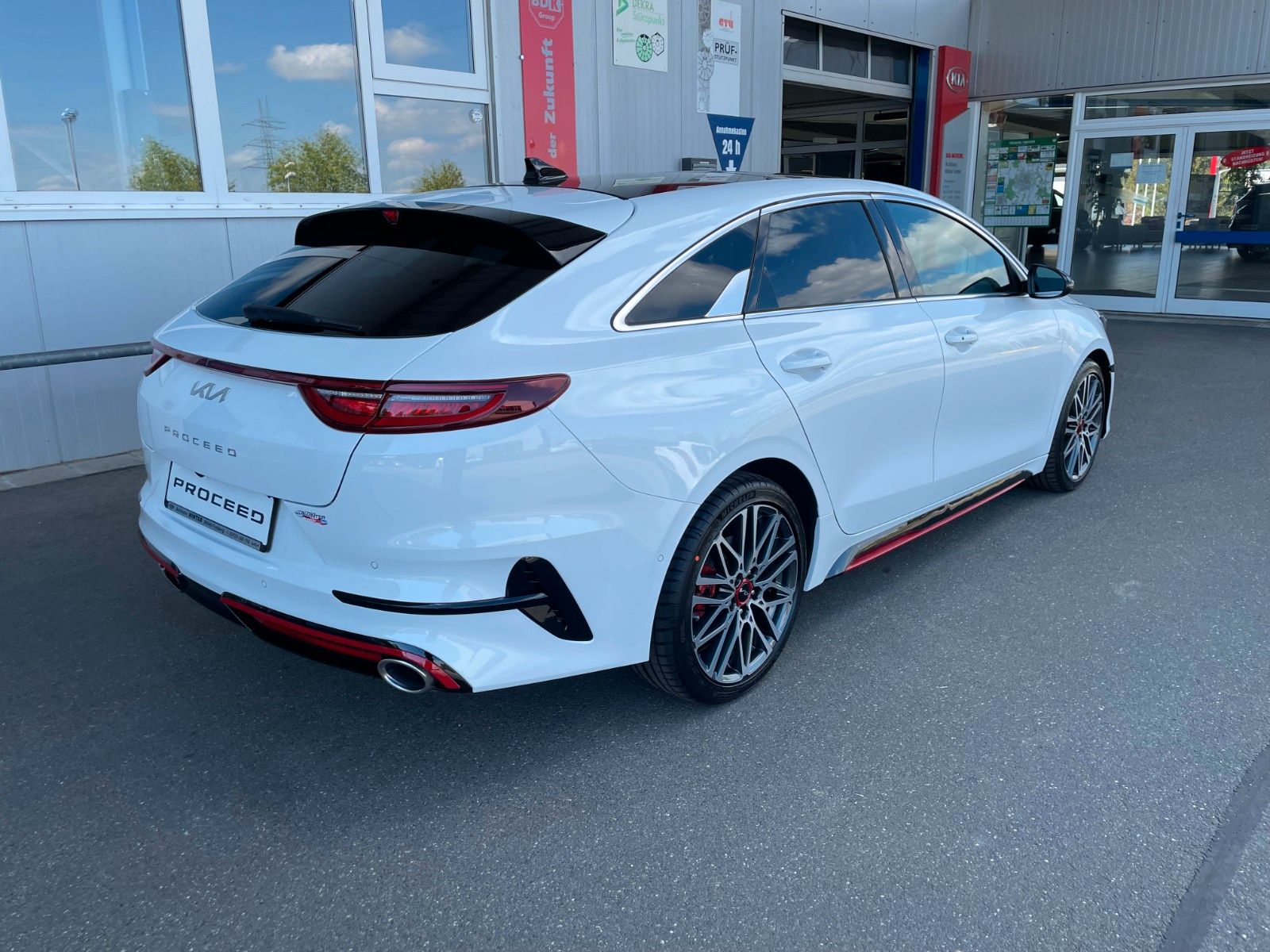 Angebotsdetails Kia ProCeed WeiÃ ((HW2) DELUXE WHITE M)