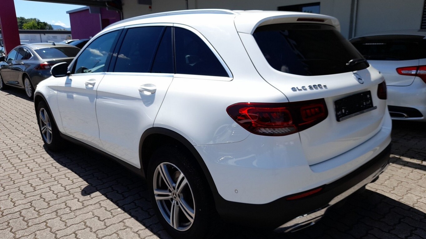 Angebotsdetails Mercedes-Benz GLC 200 d 4M Business KomfP ParkP Weiß