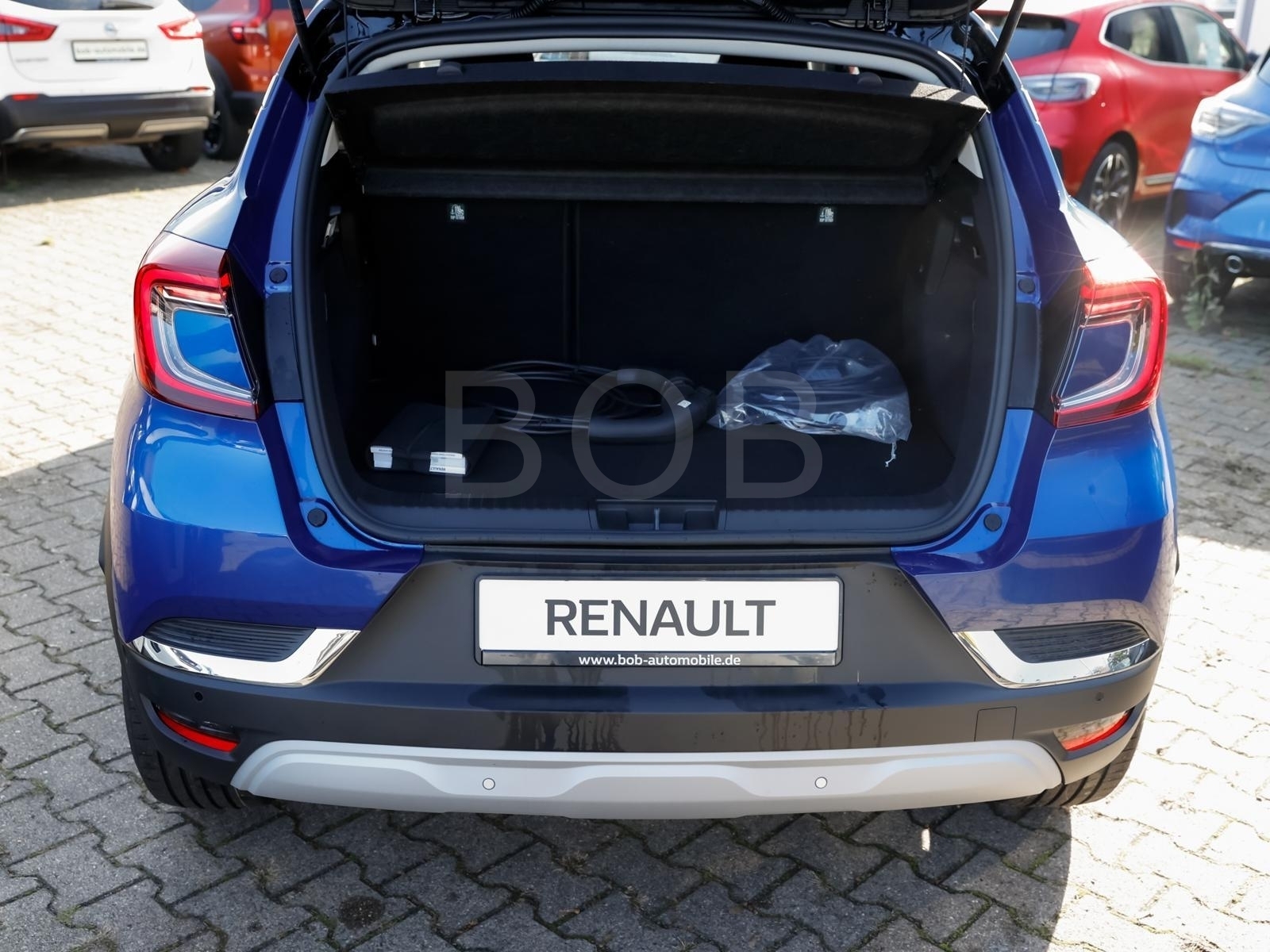 Angebotsdetails Renault Captur Iron-Blau + Dach Black Pearl-Schwarz (Blau)