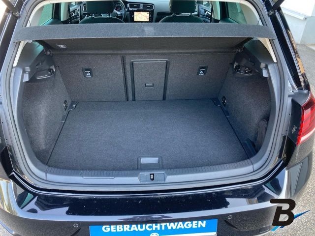 Angebotsdetails Volkswagen Golf Schwarz (deep black perleffekt)