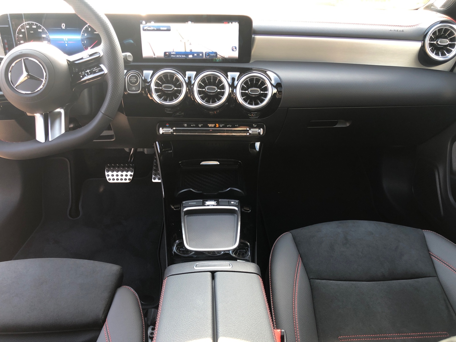 Angebotsdetails Mercedes-Benz CLA Graulack mountaingrau