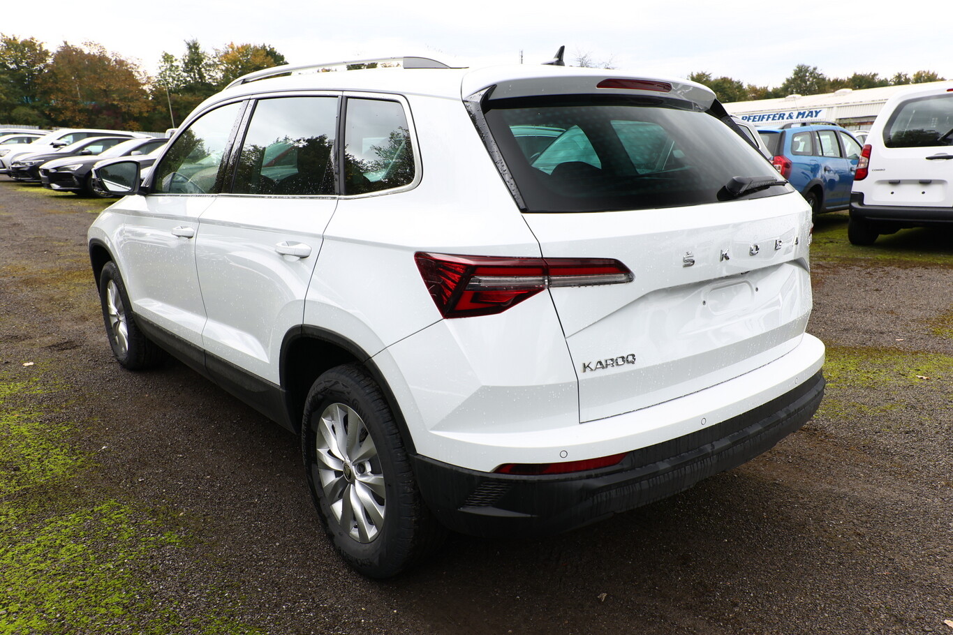 Angebotsdetails Skoda Karoq TSI 150 Selec VirC SunS Weiß