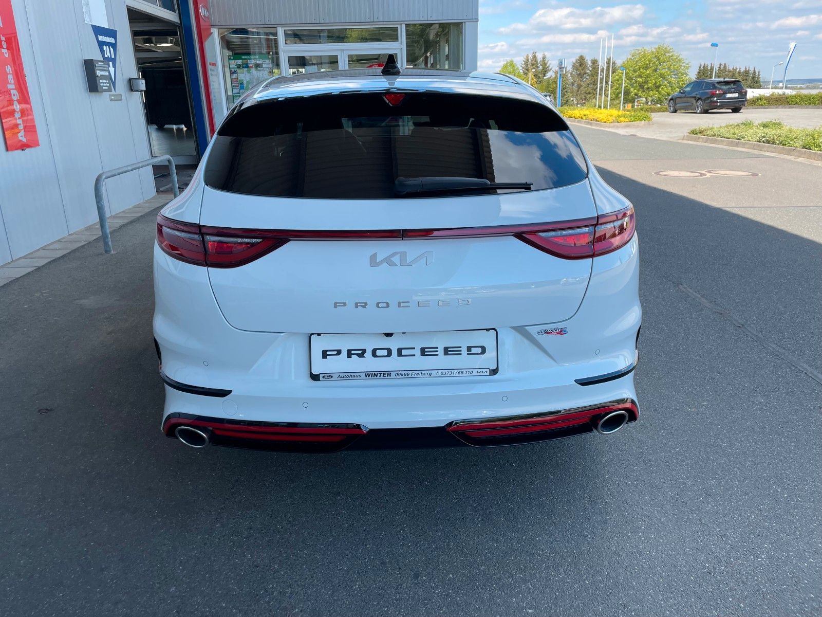 Angebotsdetails Kia ProCeed WeiÃ ((HW2) DELUXE WHITE M)