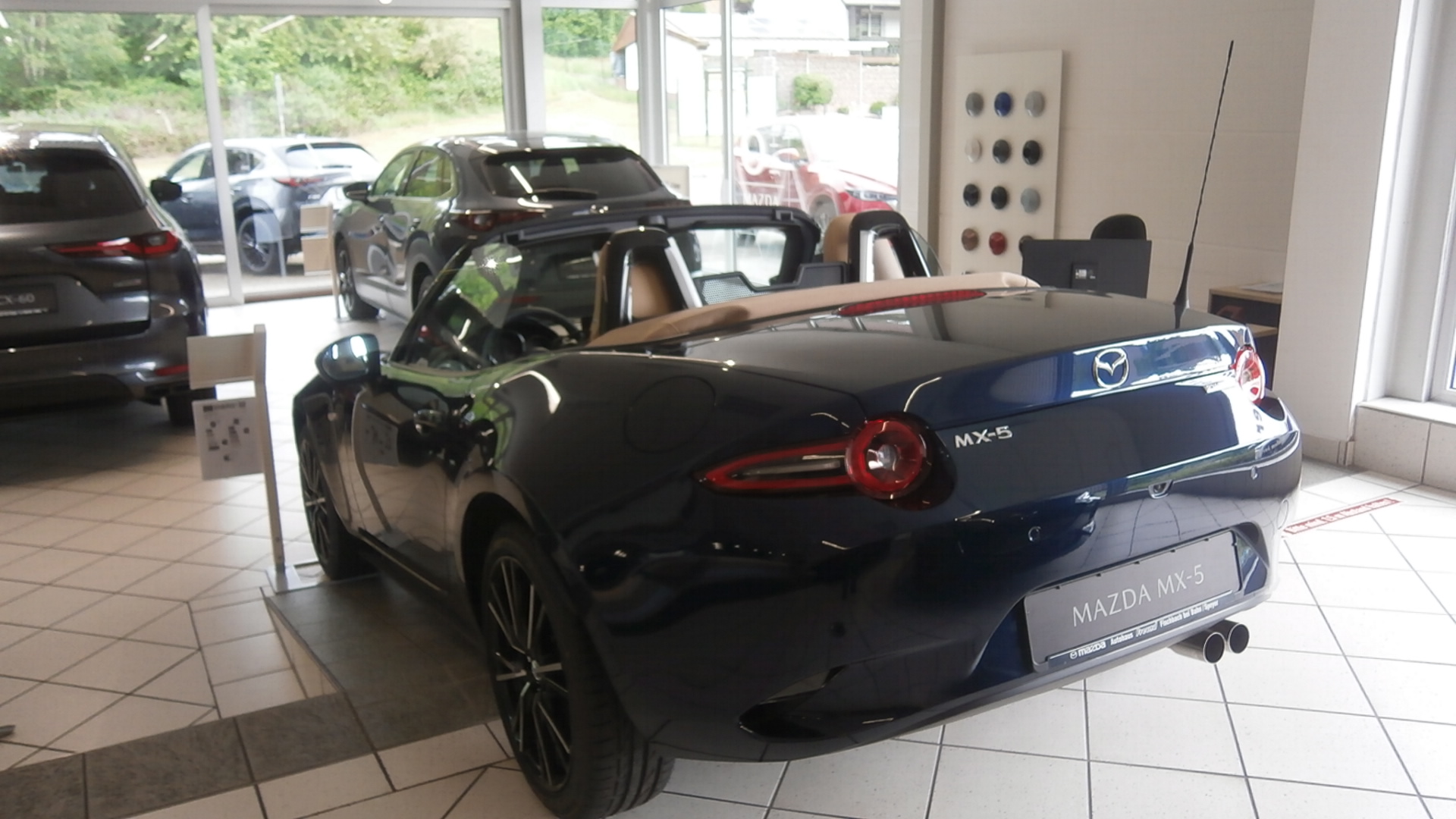 Angebotsdetails Mazda MX-5 Deep Crystal Blue