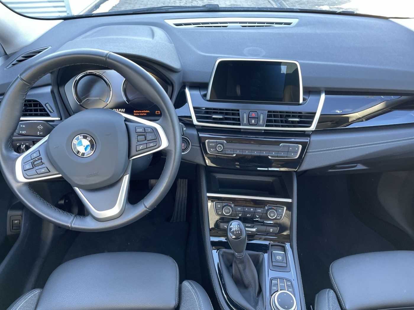 Angebotsdetails BMW 216i Gran Tourer Sport Line Blue