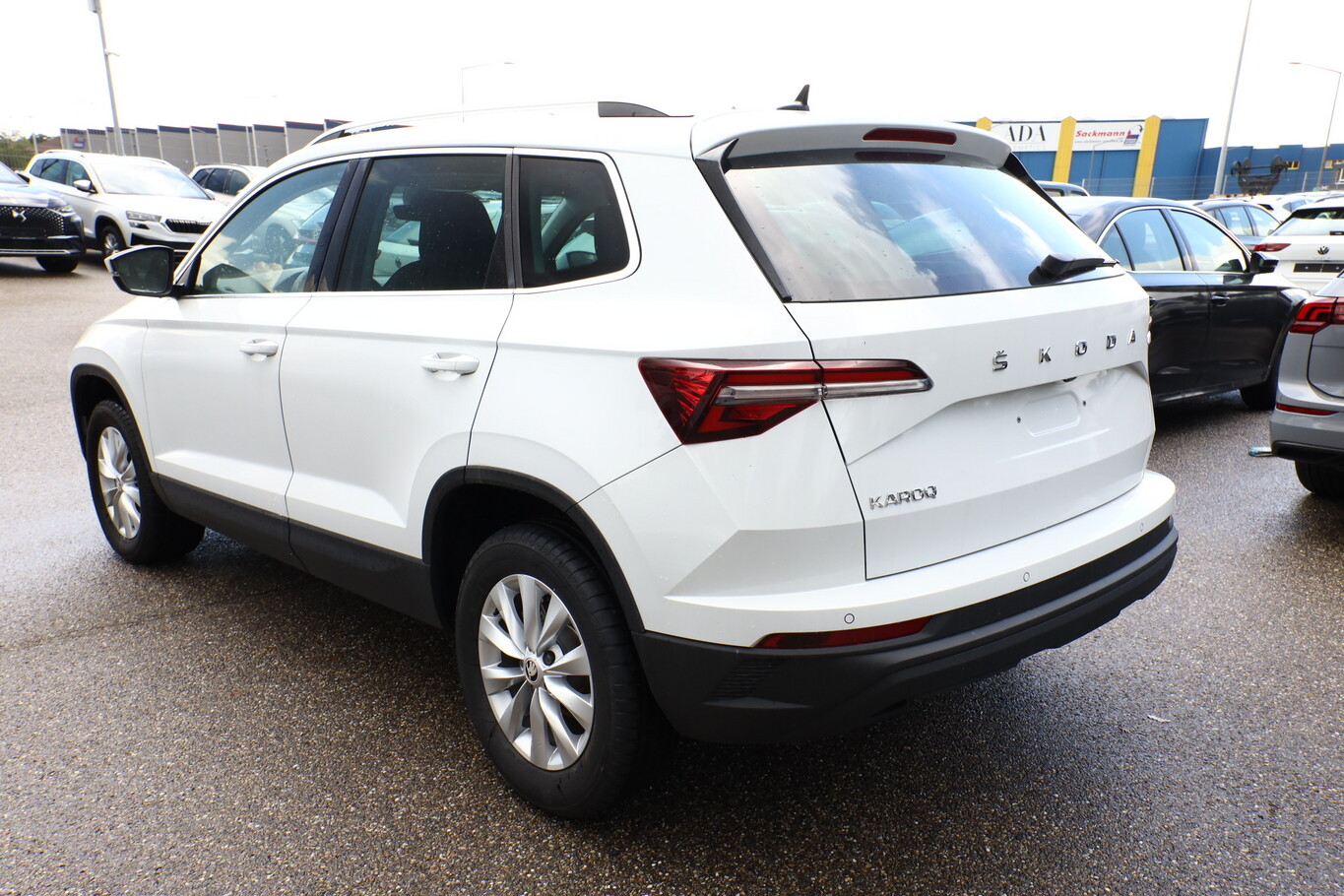 Angebotsdetails Skoda Karoq TDI 116 Selec VirC SunS LaneA Weiß