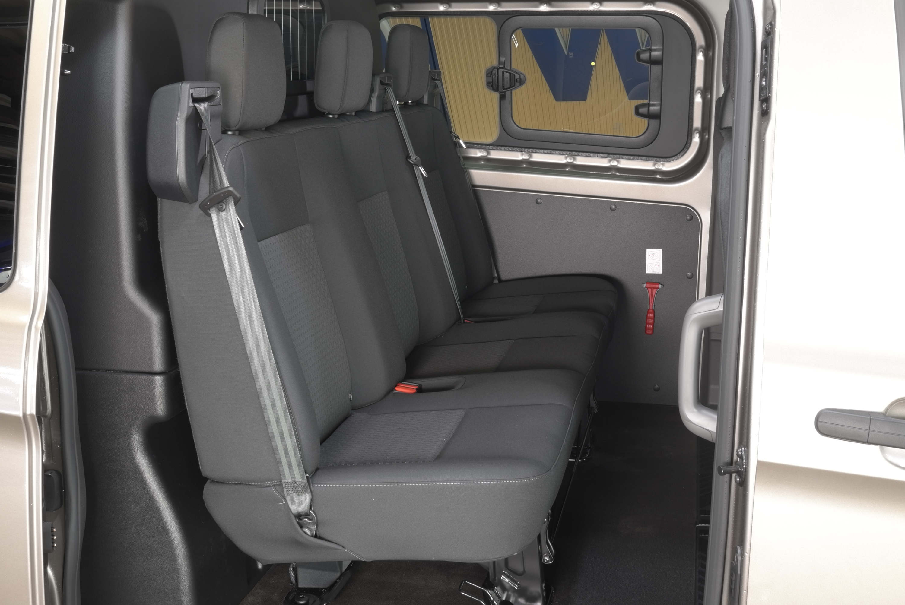 Angebotsdetails Ford Transit Custom Trend 320 L2 Silver/Grey