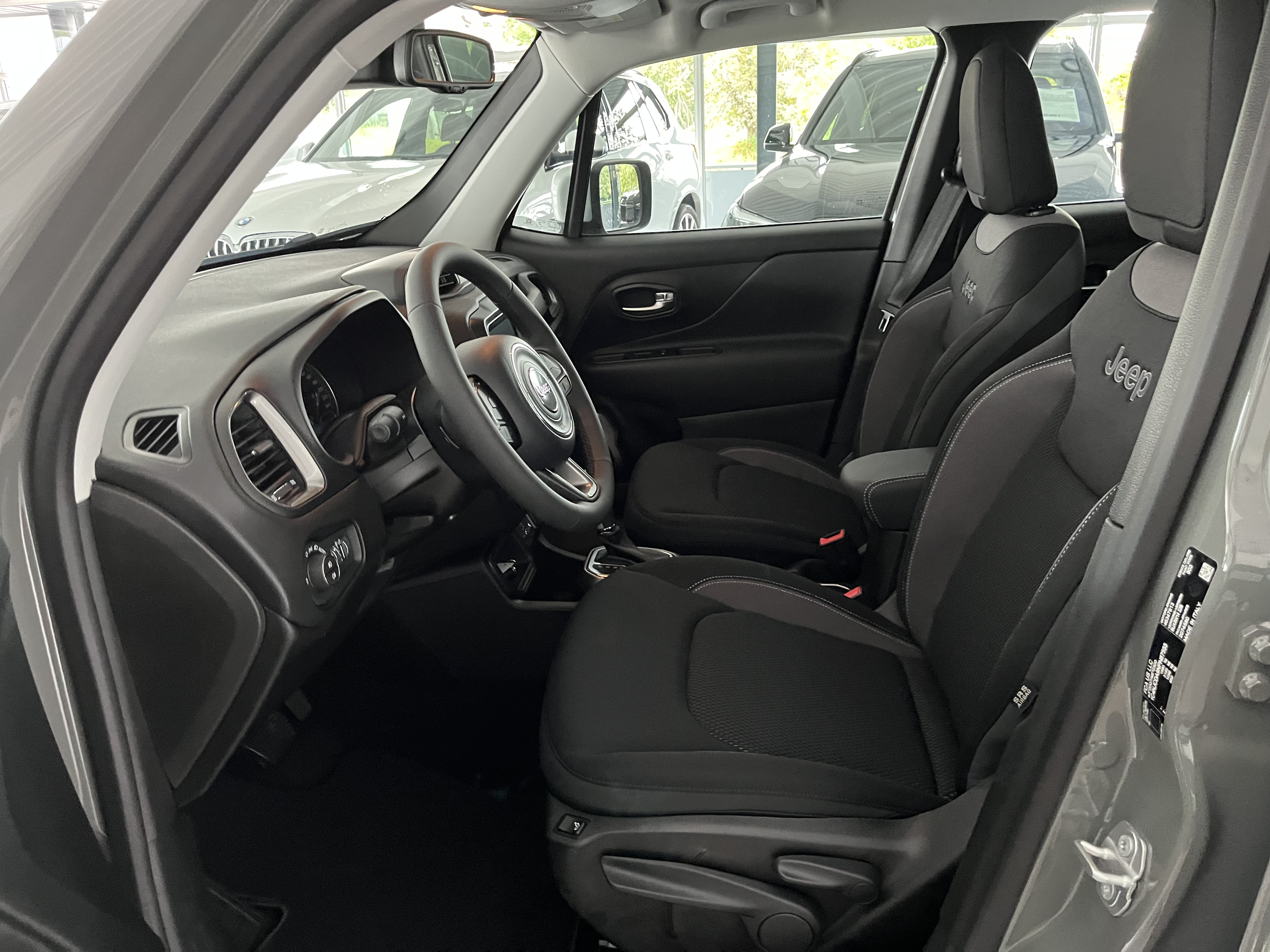 Angebotsdetails Jeep Renegade e-Hybrid Limited Silver/Grey