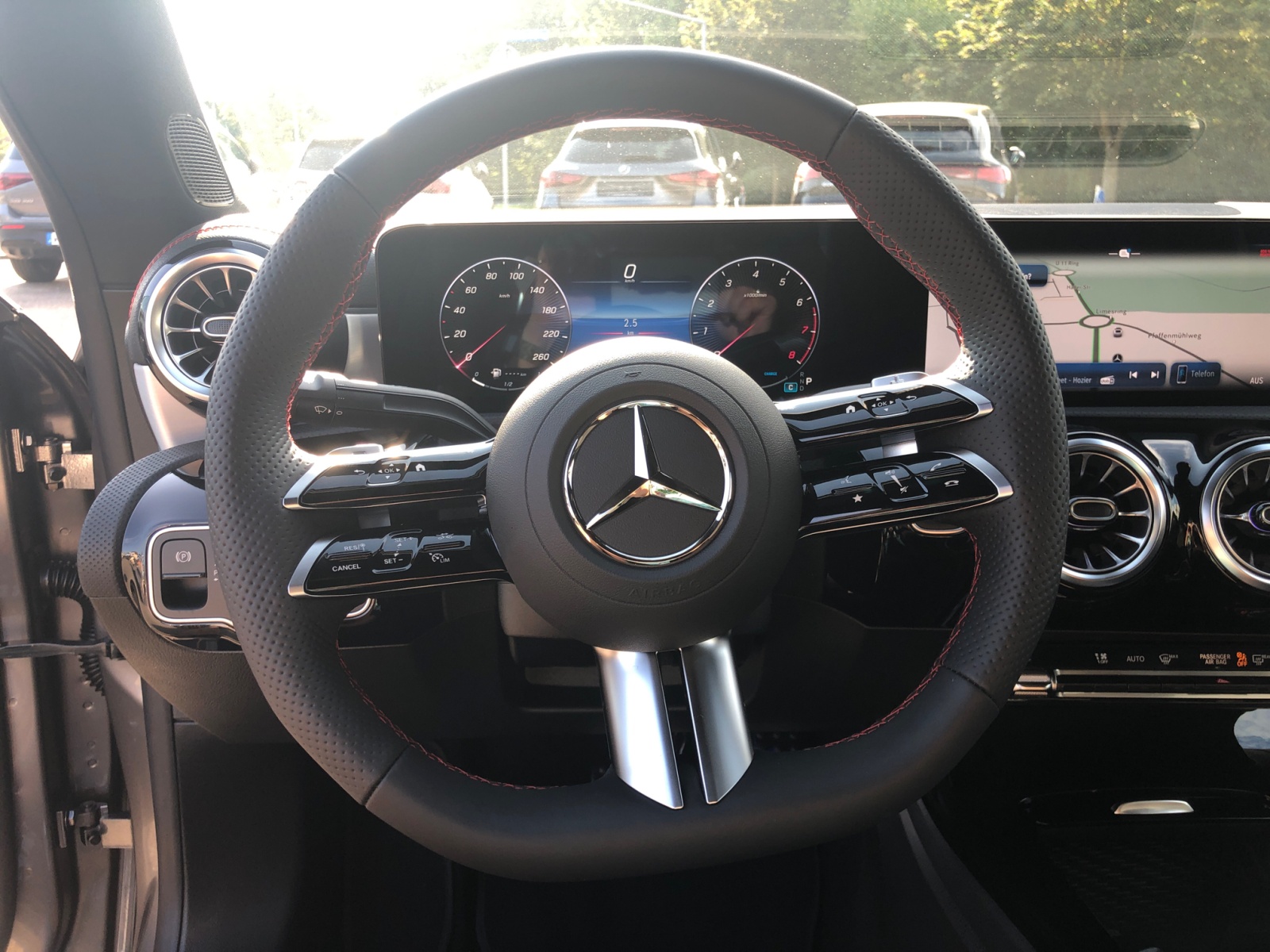 Angebotsdetails Mercedes-Benz CLA Graulack mountaingrau