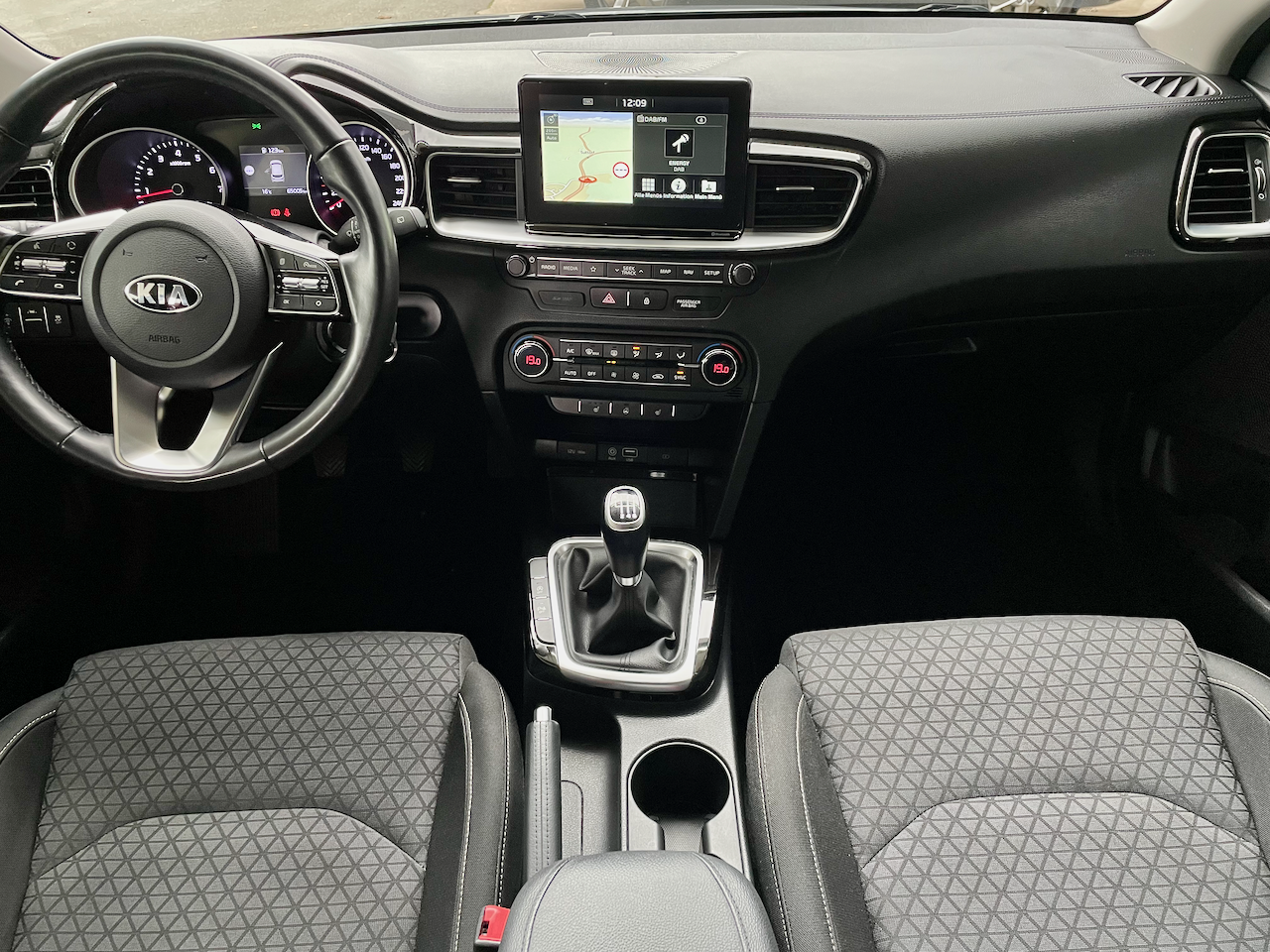 Angebotsdetails Kia Ceed grau